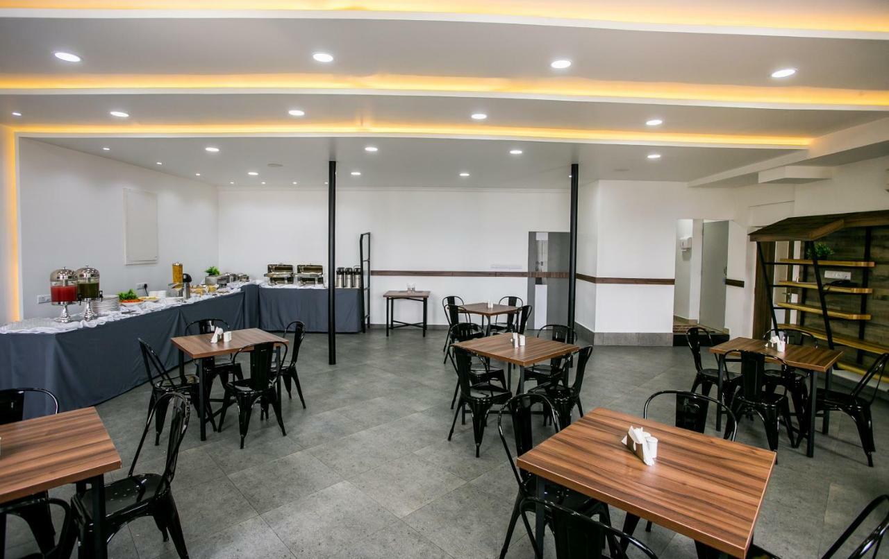Sapphire Club Metro Hotel Kochi Luaran gambar