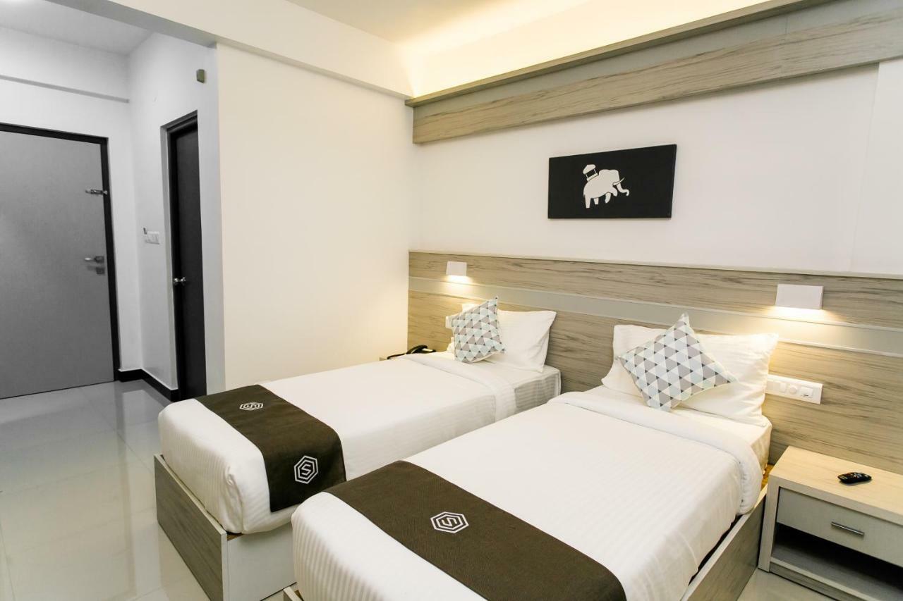 Sapphire Club Metro Hotel Kochi Luaran gambar