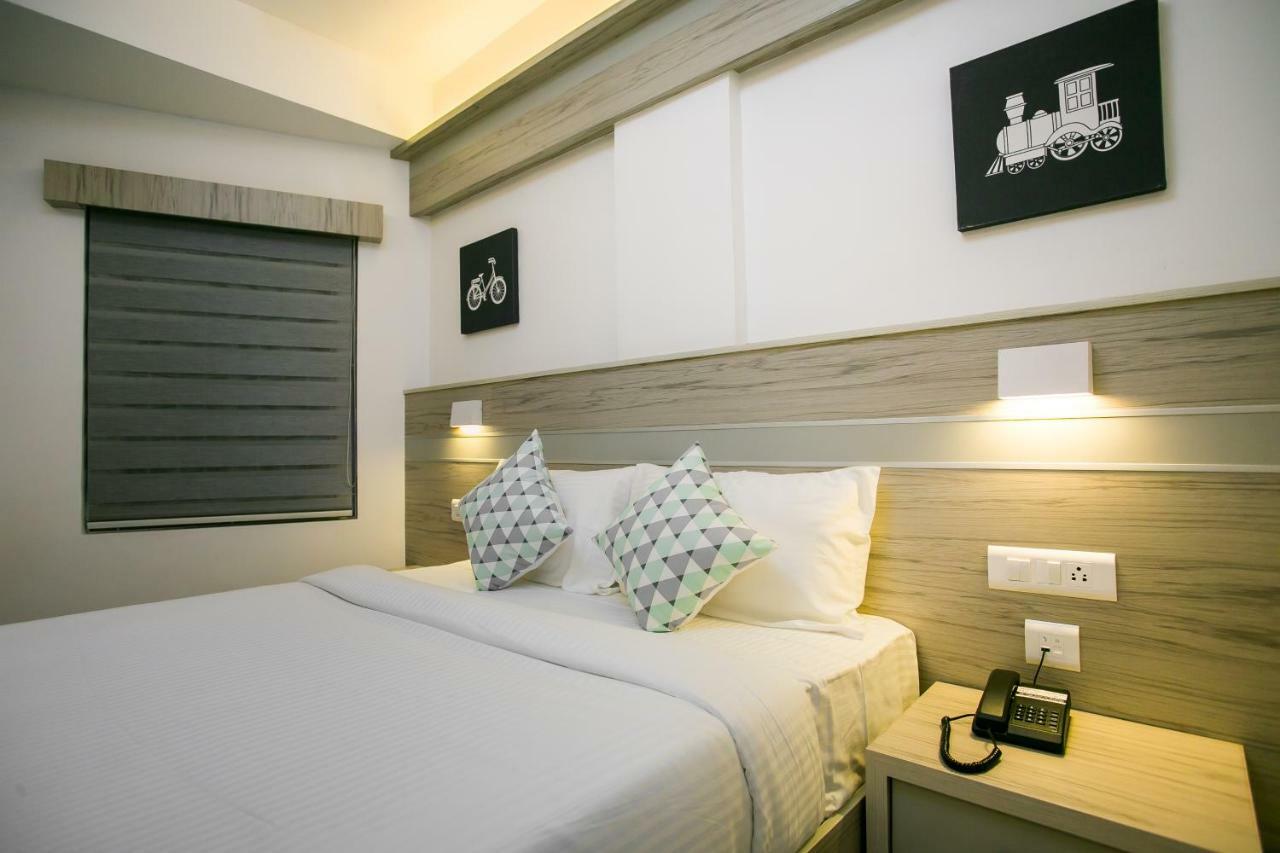 Sapphire Club Metro Hotel Kochi Luaran gambar
