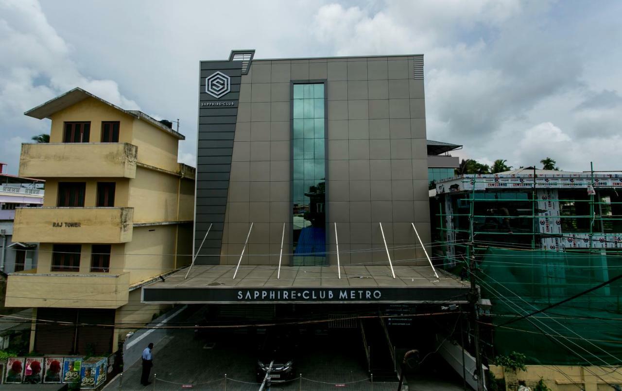 Sapphire Club Metro Hotel Kochi Luaran gambar