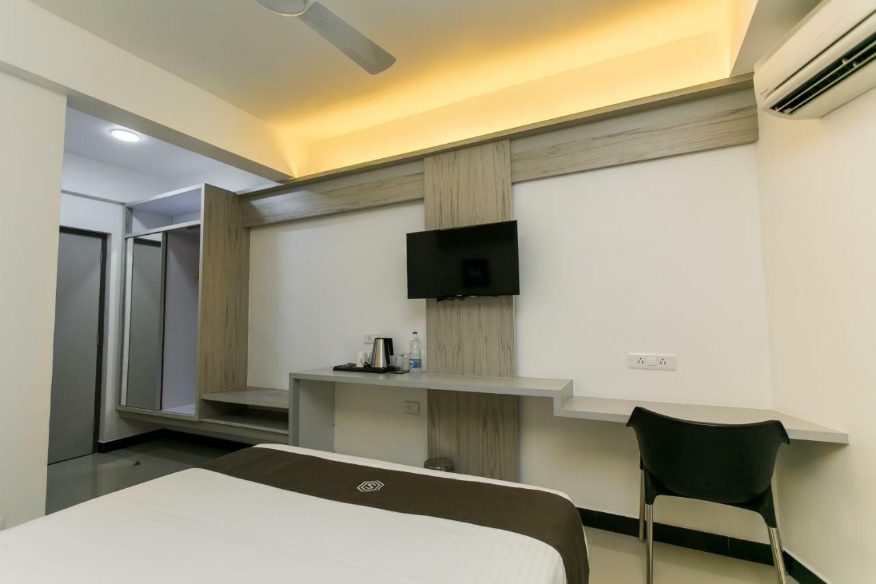 Sapphire Club Metro Hotel Kochi Luaran gambar