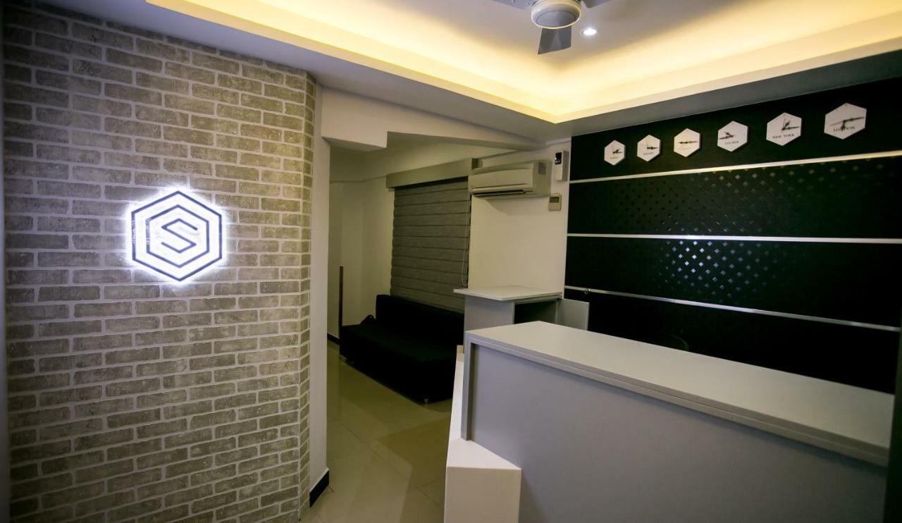 Sapphire Club Metro Hotel Kochi Luaran gambar