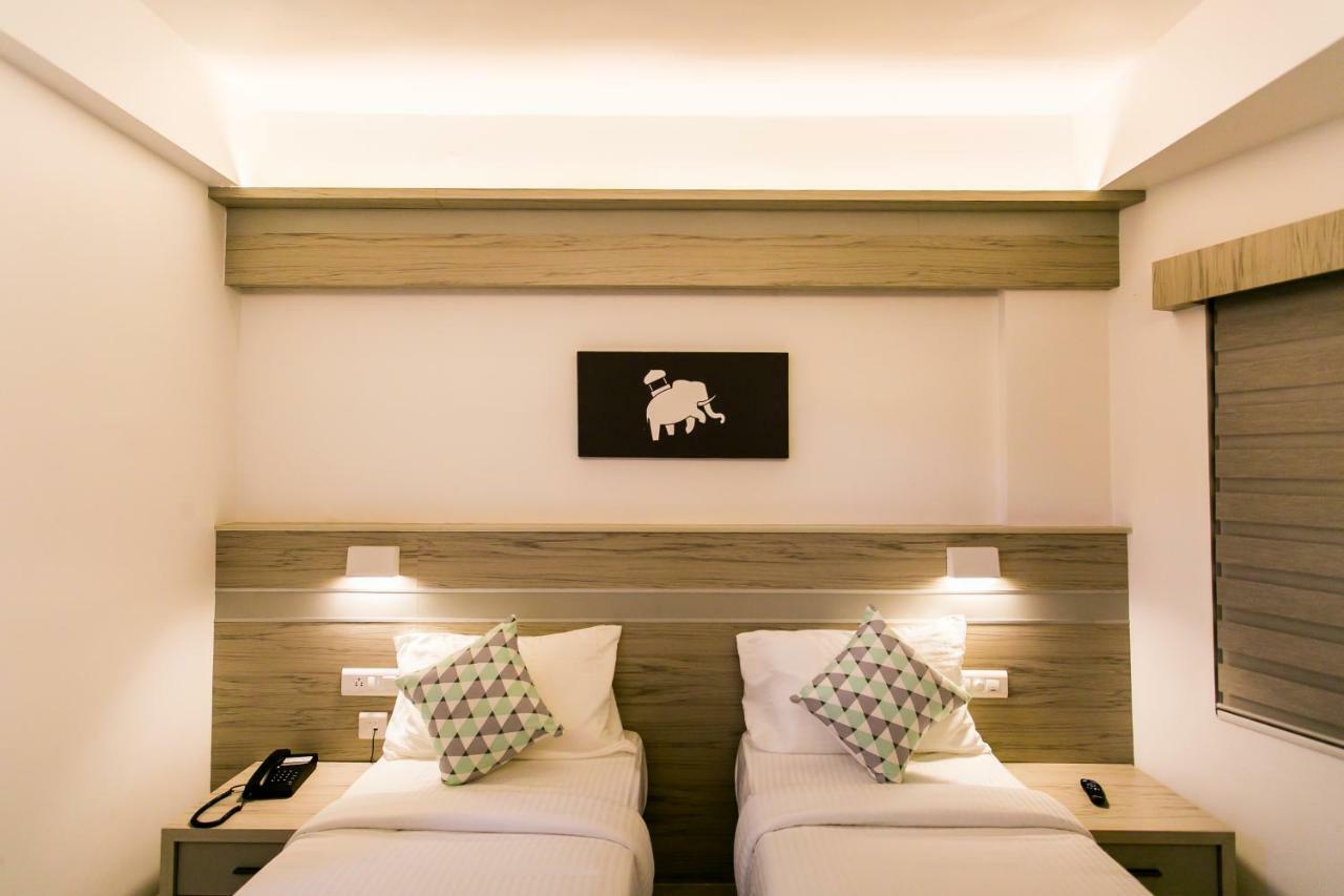 Sapphire Club Metro Hotel Kochi Luaran gambar
