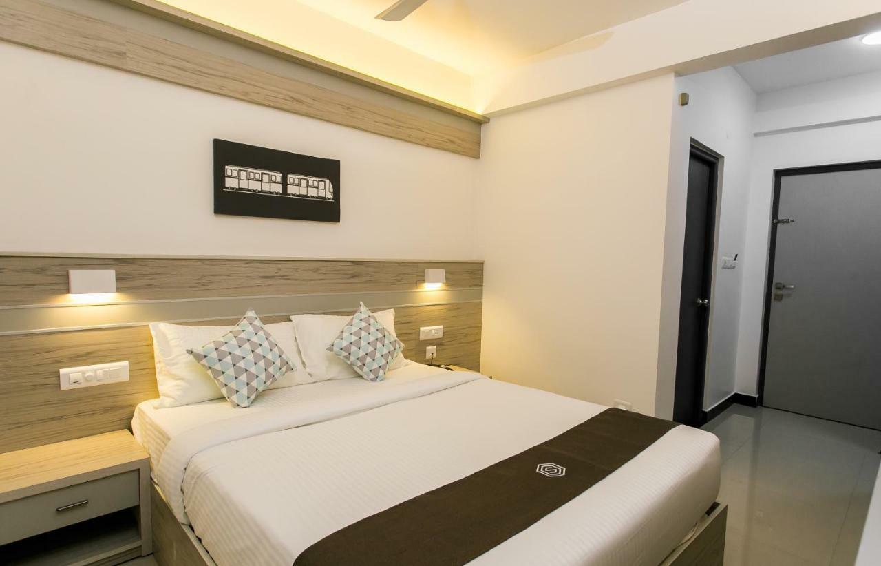 Sapphire Club Metro Hotel Kochi Luaran gambar